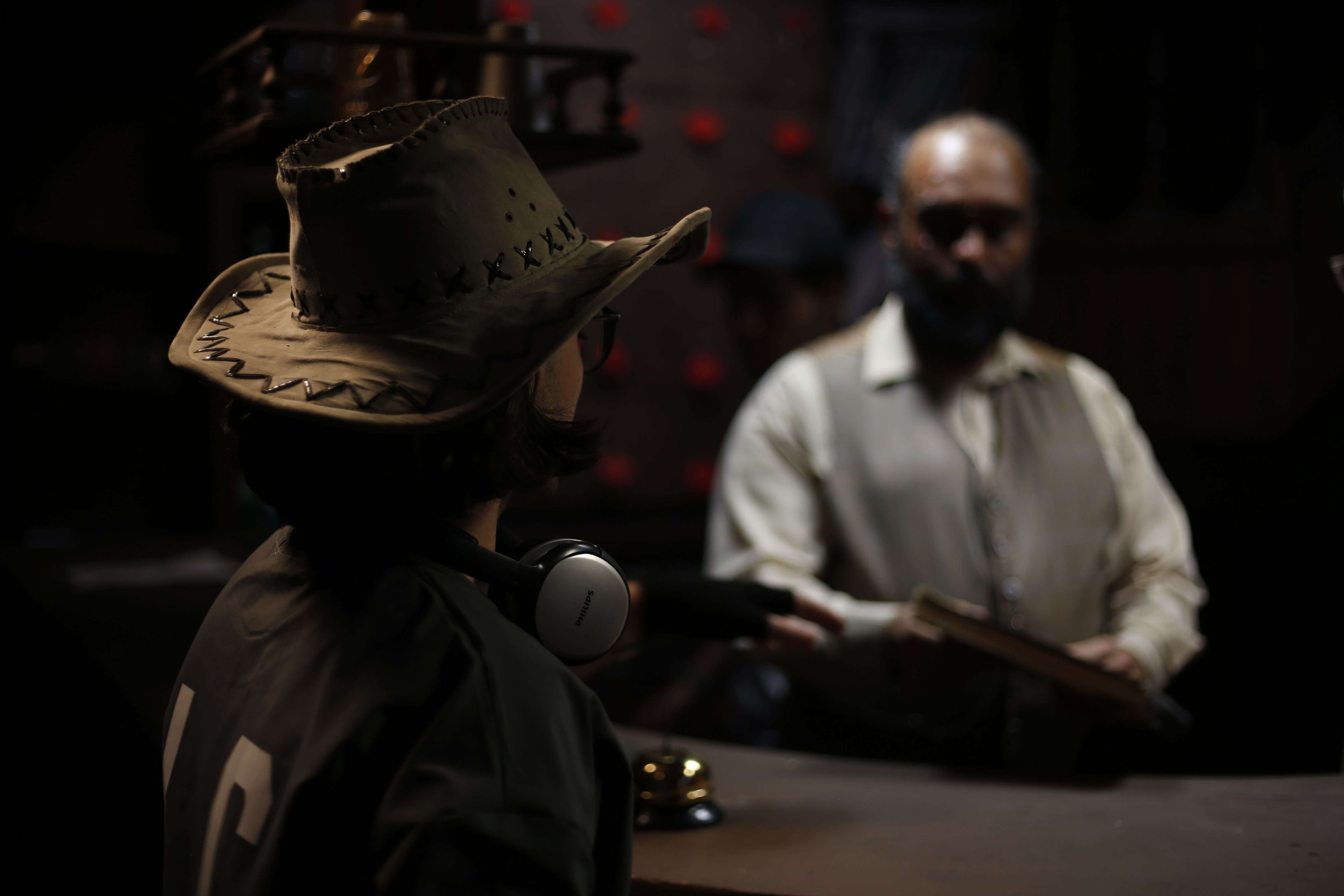 Behind the scenes 2
