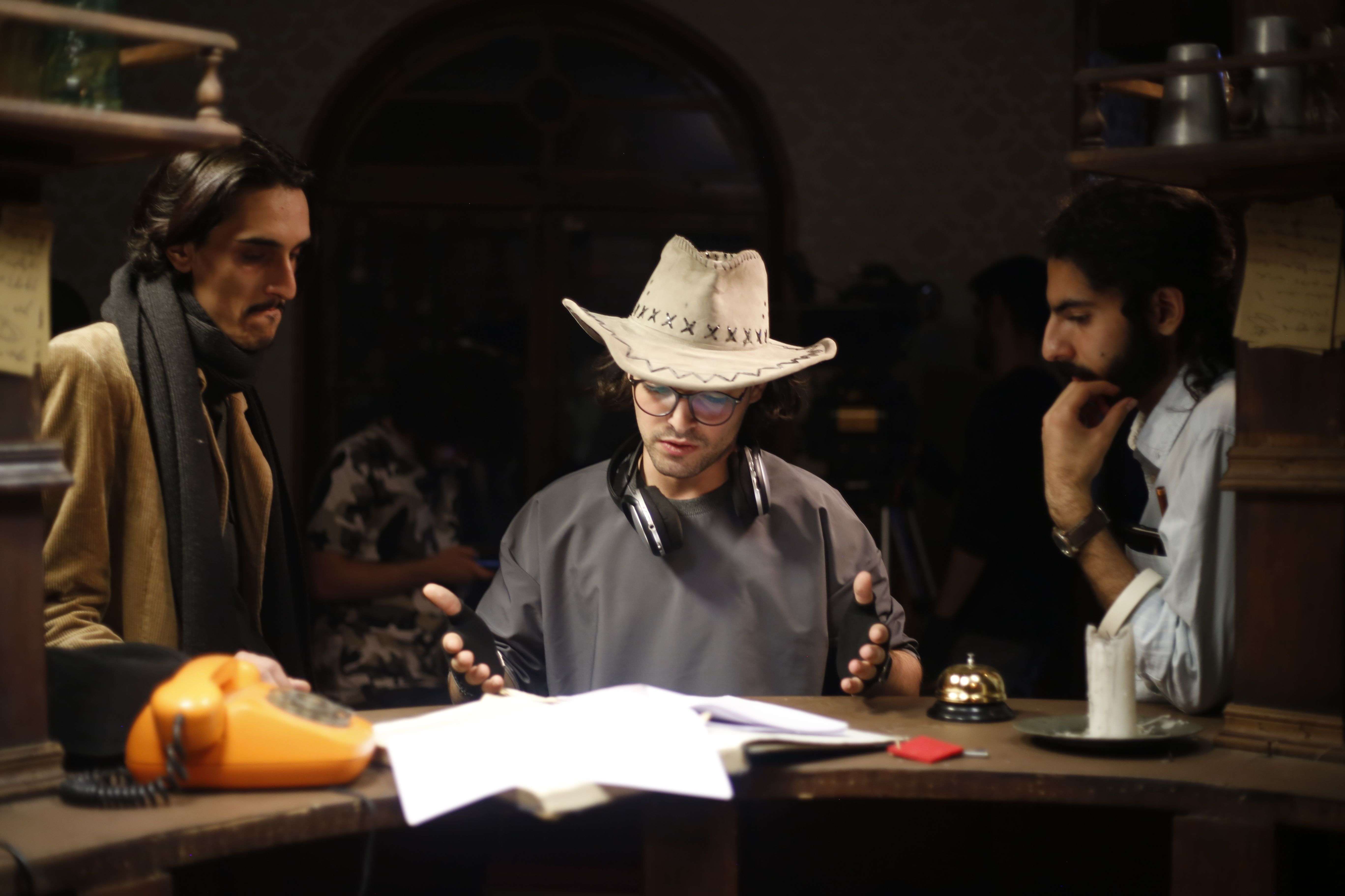 Behind the scenes 5